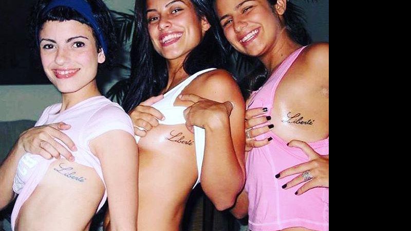 Roberta Gaspar, Cleo Pires e Paula Morais exibem tatuagem em clique antigo - Foto: Reprodução/Instagram