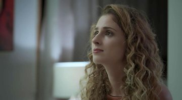 Ivana pede ajuda para Joyce para se produzir - Foto: TV Globo