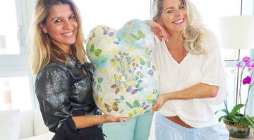 Soco Freire presenteia Karina Bacchi com o molde de sua barriga na gravidez de Enrico - Foto: Reprodução/ Instagram