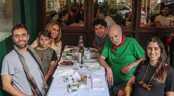Ao lado do ex-marido, Cissa Guimarães almoça com a família no Rio - Foto: Reprodução/Instagram